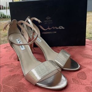Brand: Nina shoes. Color: Taupe. Size: 8 1/2.